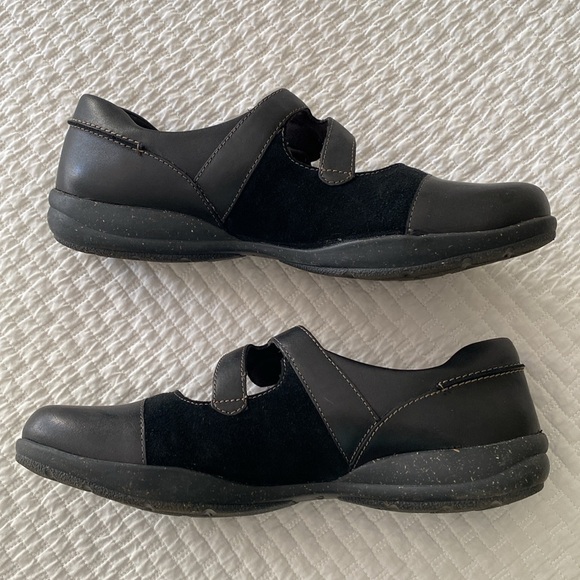 New in box! Beautiful Clarks size 12 ladies flats 🥿 “Roseville Jane”. - Picture 4 of 8